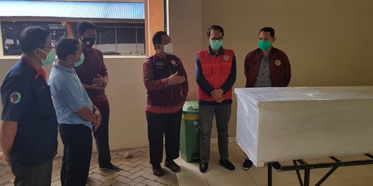 Seorang Perawat Pasien Corona di Makassar Meninggal Usai Tertular