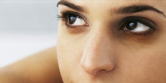 6 Kebiasaan Buruk yang Bisa Memunculkan Lingkaran Hitam di Mata