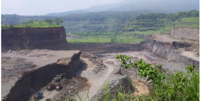  Dampak Kerusakan Lingkungan  Bekas Tambang Ilegal di 