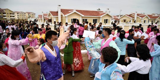 Perayaan Korban Bencana di Korea Utara Pindah ke Rumah Baru