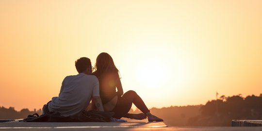 50 Tebak-tebakan Lucu Romantis untuk Pasangan, Bikin Baper