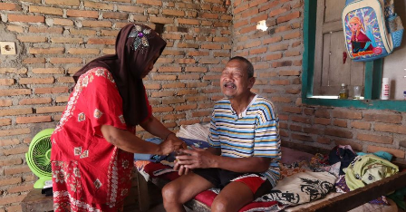 kisah mbah senen matanya tertusuk tanduk sapi