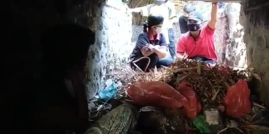 Depresi, Seorang Warga Buleleng Pilih Tinggal di Gorong-Gorong