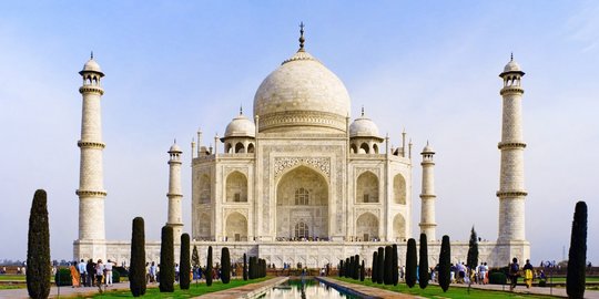 Taj Mahal Dibuka Kembali Setelah Enam Bulan Ditutup Akibat Pandemi Covid-19
