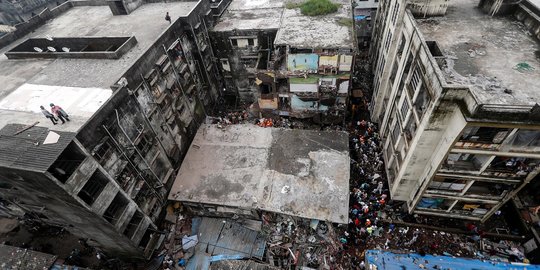 Bangunan Bertingkat di Mumbai Runtuh, 10 Tewas dan Puluhan Terjebak