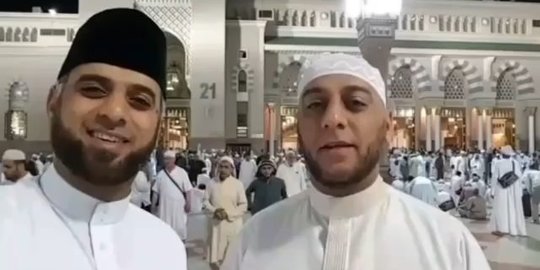 Syekh Ali Jaber Ternyata Punya Kembaran Mirip Banget Ini Adiknya Muhammad Jaber Merdeka Com