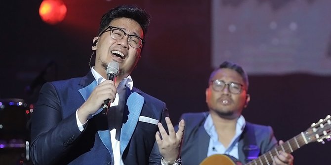 lirik lagu adera terlambat lirik lagu adera terlambat