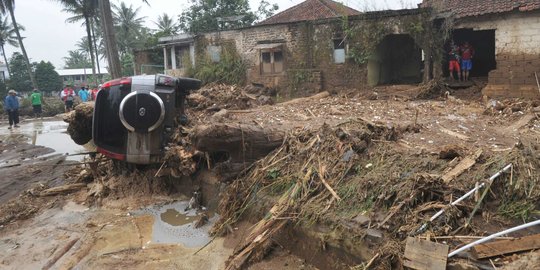 BNPB Catat Sejumlah Daerah Dilanda Bencana Hidrometeorologi