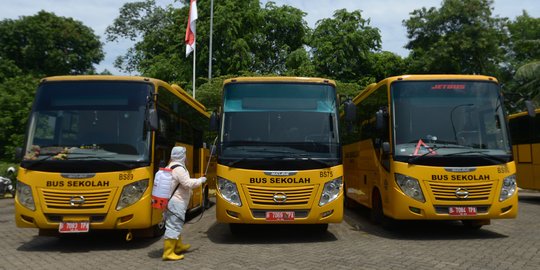 Bus Sekolah Dialihfungsikan untuk Evakuasi Pasien Covid-19