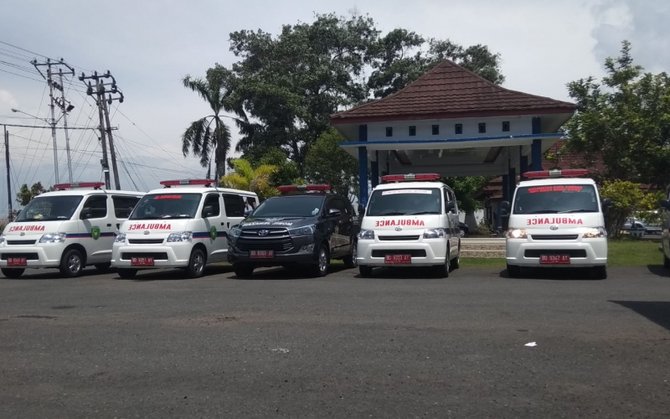 helmi hasan kirim 10 ambulans kecelakaan bus sriwijaya di pagar alam sumsel
