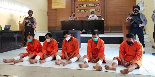 Gasak Uang Rp70 Juta, 5 Pencuri Bermodus Pecah Kaca Mobil Ditangkap di Bali