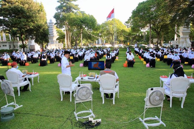 suasana haru warnai pertemuan tenaga kesehatan pejuang lawan covid 19 di banyuwangi