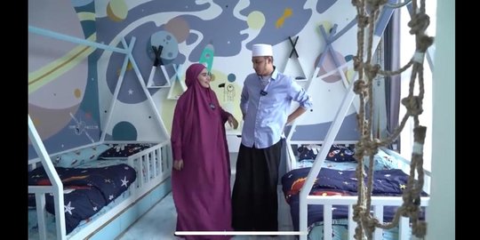 Bertema Luar Angkasa & Ada Area Outbound, Ini Potret Kamar Anak Lelaki Kartika Putri