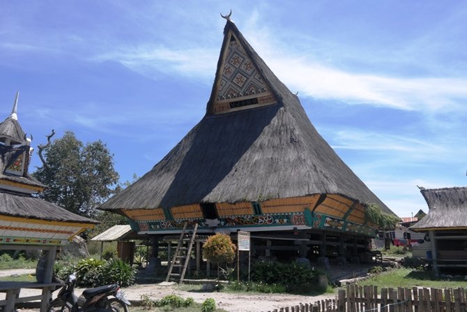 masih kental dengan budaya desa di sumut ini punya rumah adat berusia