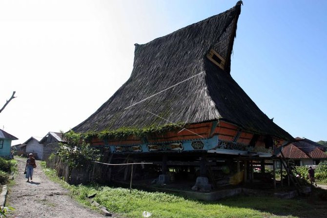 masih kental dengan budaya desa di sumut ini punya rumah adat berusia