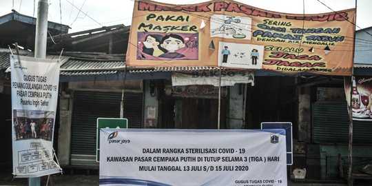 Pasar Cempaka Putih Kebakaran, 20 Unit Mobil Pemadam Dikerahkan