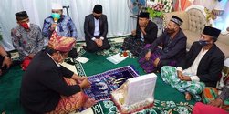 Wali Kota Bengkulu Helmi Hasan Dan Wakil Dedy Wahyudi Jadi Saksi Nikah Warganya Merdeka Com