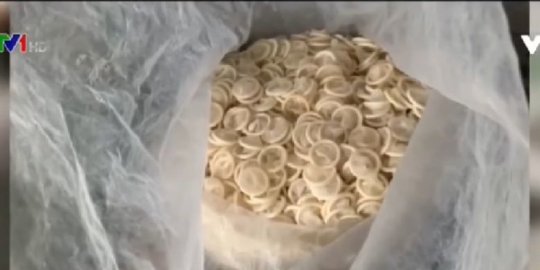 Polisi Vietnam Sita 360 Kilogram Kondom Bekas yang Dijual Ilegal