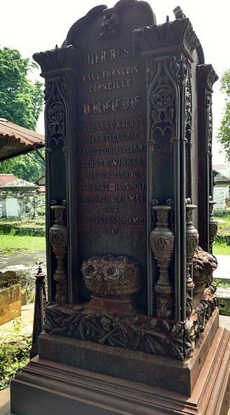 makam peneleh surabaya