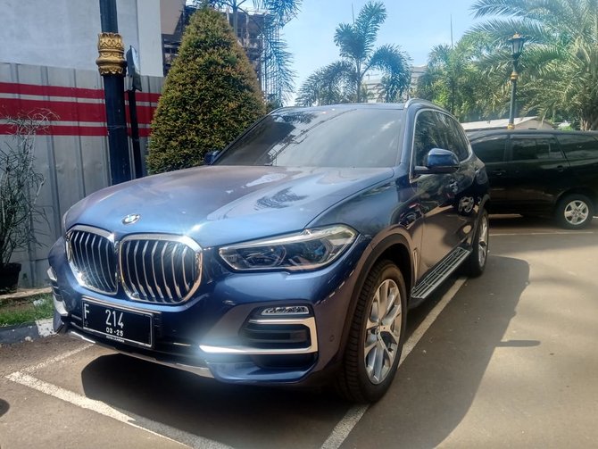bmw jaksa pinangki disita kejagung