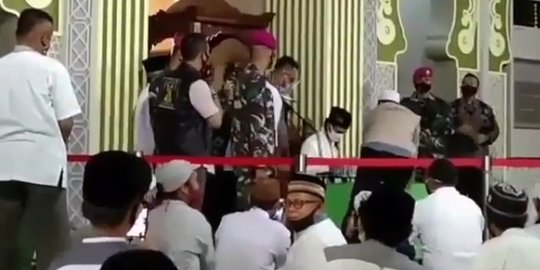 Video Ustaz Abdul Somad Dikawal Ketat Prajurit Marinir TNI saat Ceramah