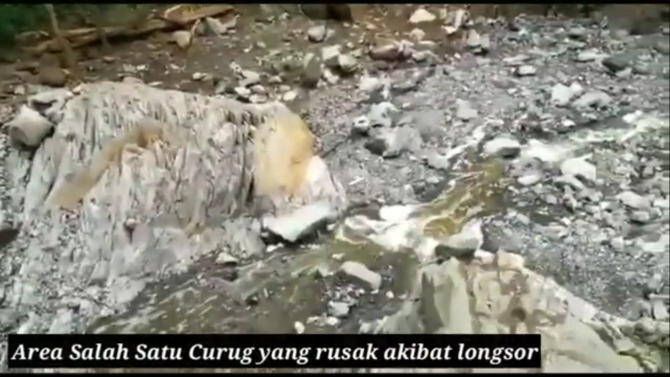 heboh video gunung salak terbelah