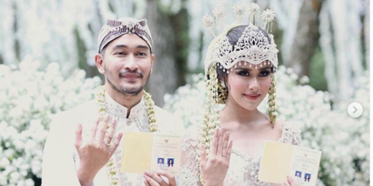 Berawal dari Candaan Ayu Dewi, Begini Awal Kisah Cinta Syahnaz dan Jeje Govinda