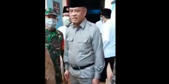 Detik-Detik Gatot Nurmantyo Datangi Demonstran Penolak Acara KAMI Usai Pidato Disetop