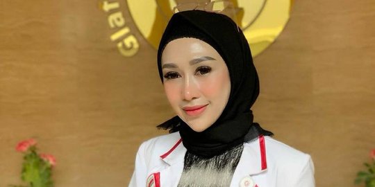 Mengenal Dokter Reza Gladys yang Super Kaya Raya, Bayar Pekerja buat Siapkan Pakaian