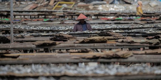 Geliat Penjualan Ikan Asin Tetap Tangguh di Tengah Pandemi