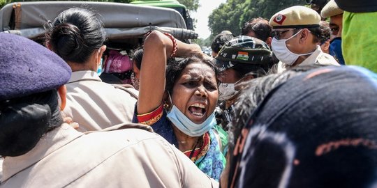 Murka Warga India Atas Kematian Korban Pemerkosaan Beramai-ramai