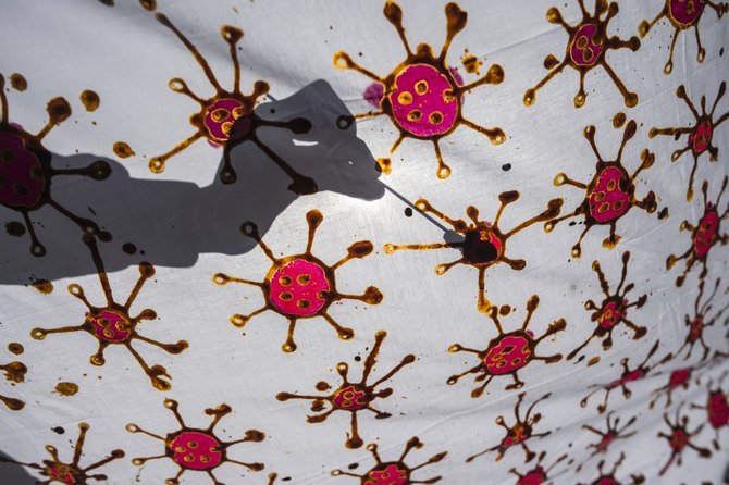 uniknya batik virus corona di surabaya