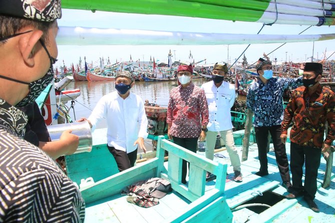 menteri koperasi dan ukm ri teten masduki melakukan kunjungan kerja ke banyuwangi