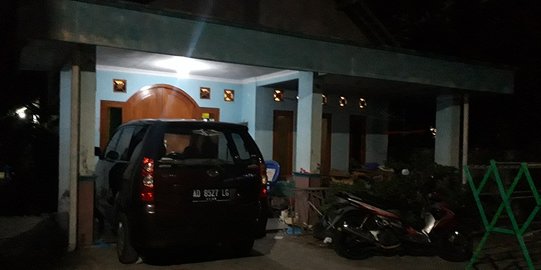 Densus 88 Tangkap dan Geledah Rumah Terduga Teroris di Sleman