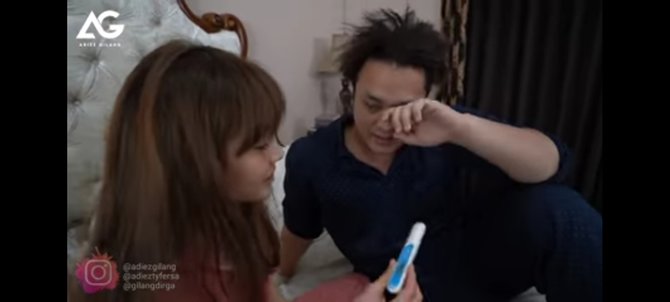 adiez beri kejutan ke gilang dirga