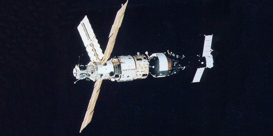Menkominfo Target Satelit Indonesia Raya Mengorbit Kuartal III-2023