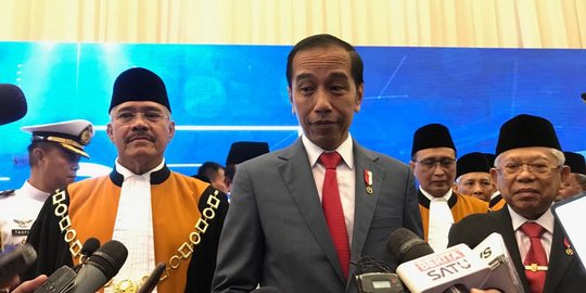 Jokowi Bolehkan Impor Langsung Garam dan Gula untuk Industri