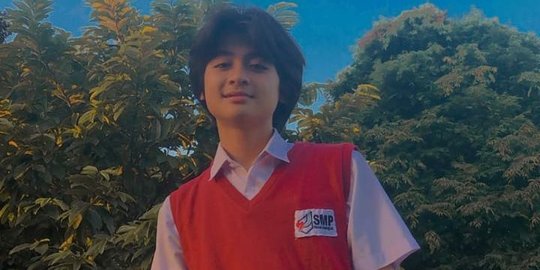 Berparas Tampan, Ini 5 Potret Rassya Hidayah Pemain Sinetron Dari Jendela SMP