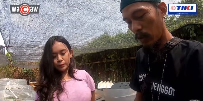 guru cantik yang sukses jadi peternak ikan cupang di bekasi