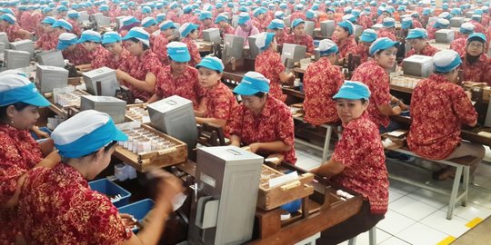 Nasib Pekerja Kontrak dan Outsourcing di UU Cipta Kerja