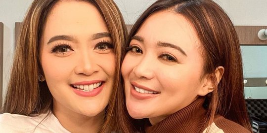 Bak Kembaran, Ini Potret Bukti Kemiripan Vega Darwanti dan Wika Salim