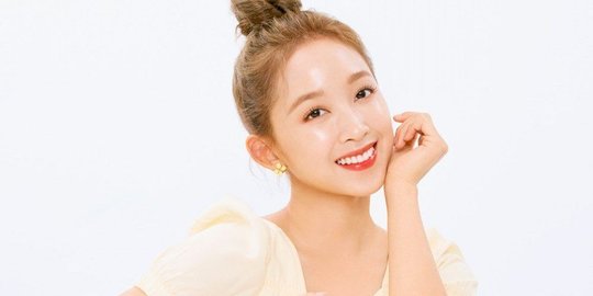 Jadi Model Iklan Skincare Korea, Ini 4 Pesona Dita Karang yang Cantik Natural