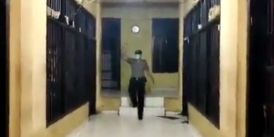 Viral Video Para Tahanan Kompak Lantunkan Allahul Kafi dan Shalawatan di Penjara