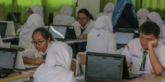 Ancaman Sekolah Kian Mahal Karena UU Cipta Kerja