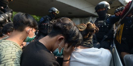 12 dari 200 Orang yang Diamankan Polisi Ingin Demo di DPR Positif Covid-19
