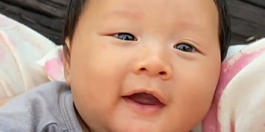 5 Potret Terbaru Baby Bhaj Anak Ke-5 Zaskia Adya Mecca, Warganet 'Hanung Versi Bayi'