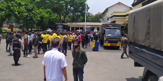 209 Pendemo Tolak UU Cipta Kerja di Bandung Diamankan Polisi, 13 Reaktif Covid-19
