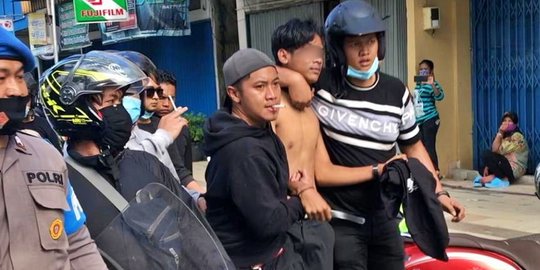Hendak Dipisahkan dari Buruh, Pelajar Saling Lempar Batu Saat Demo di Tangerang