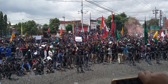 Kenapa Dprd Di Demo