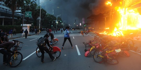 Transjakarta: 18 Halte Dirusak Pendemo, Kerugian Rp 45 Miliar